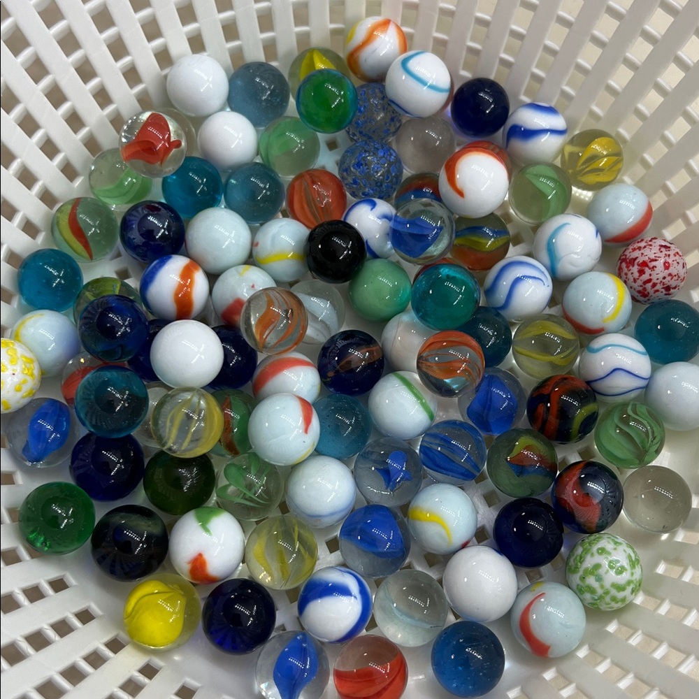 #7 Vintage Marbles Over 100 ESTATE FIND Shooters Iridescent Superman Confetti